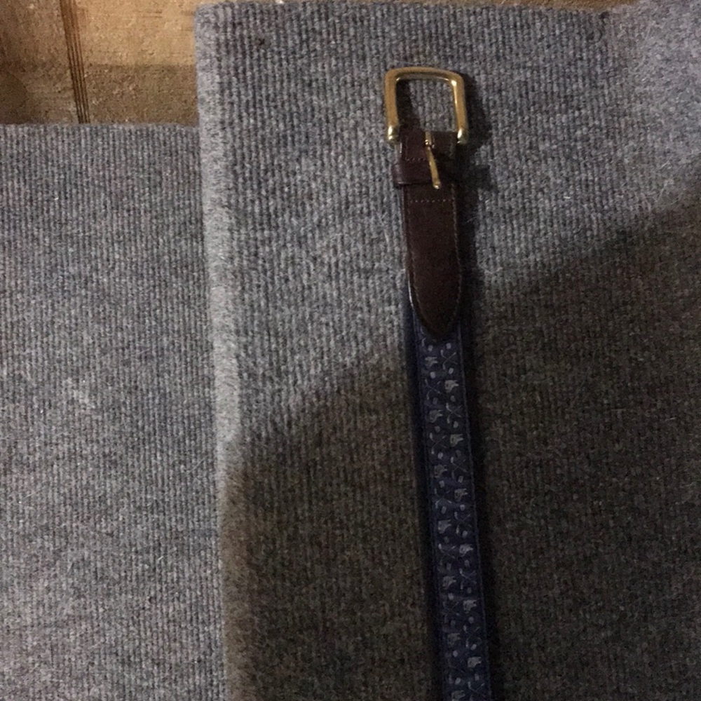 Vineyard vines belt
